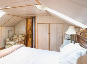 room in mansion available for rent