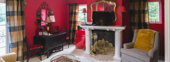 richly decorated vacation rental with mini fridge, microwave and tv